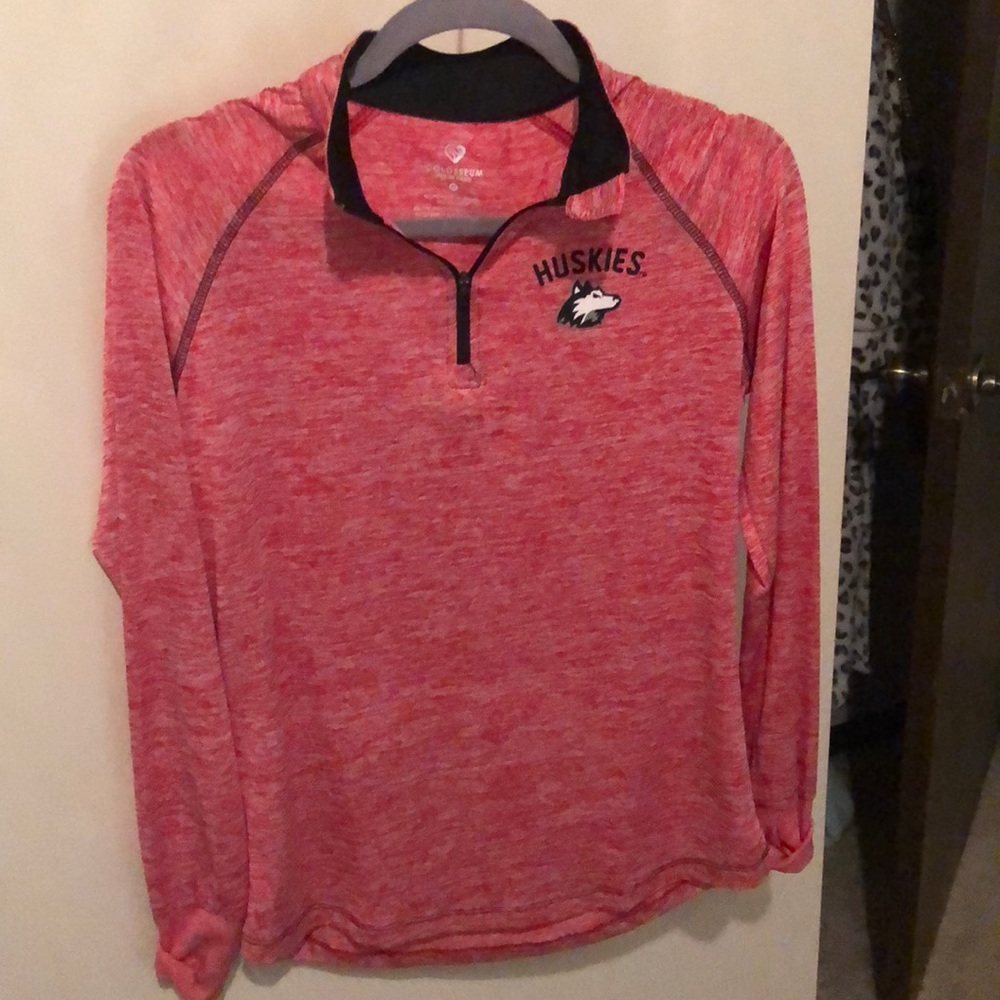 Northern Illinois University pullover top, size M